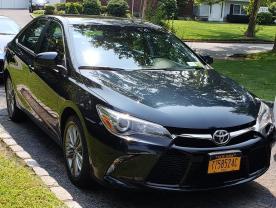 2016 TOYOTA CAMRY For RENT 350